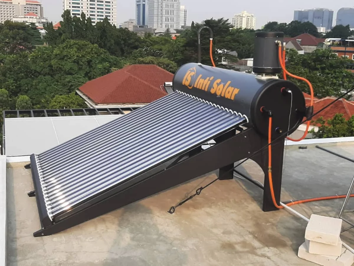 Pemanas Air Tanpa Tangki Inti solar Black