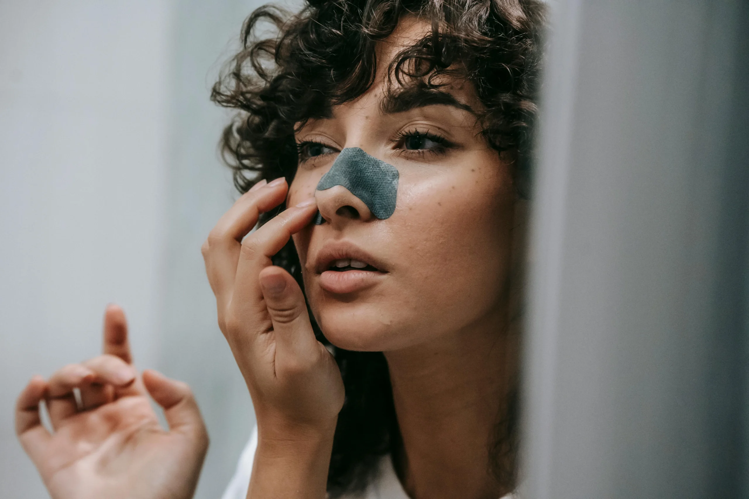 menghilangkan komedo nose strip