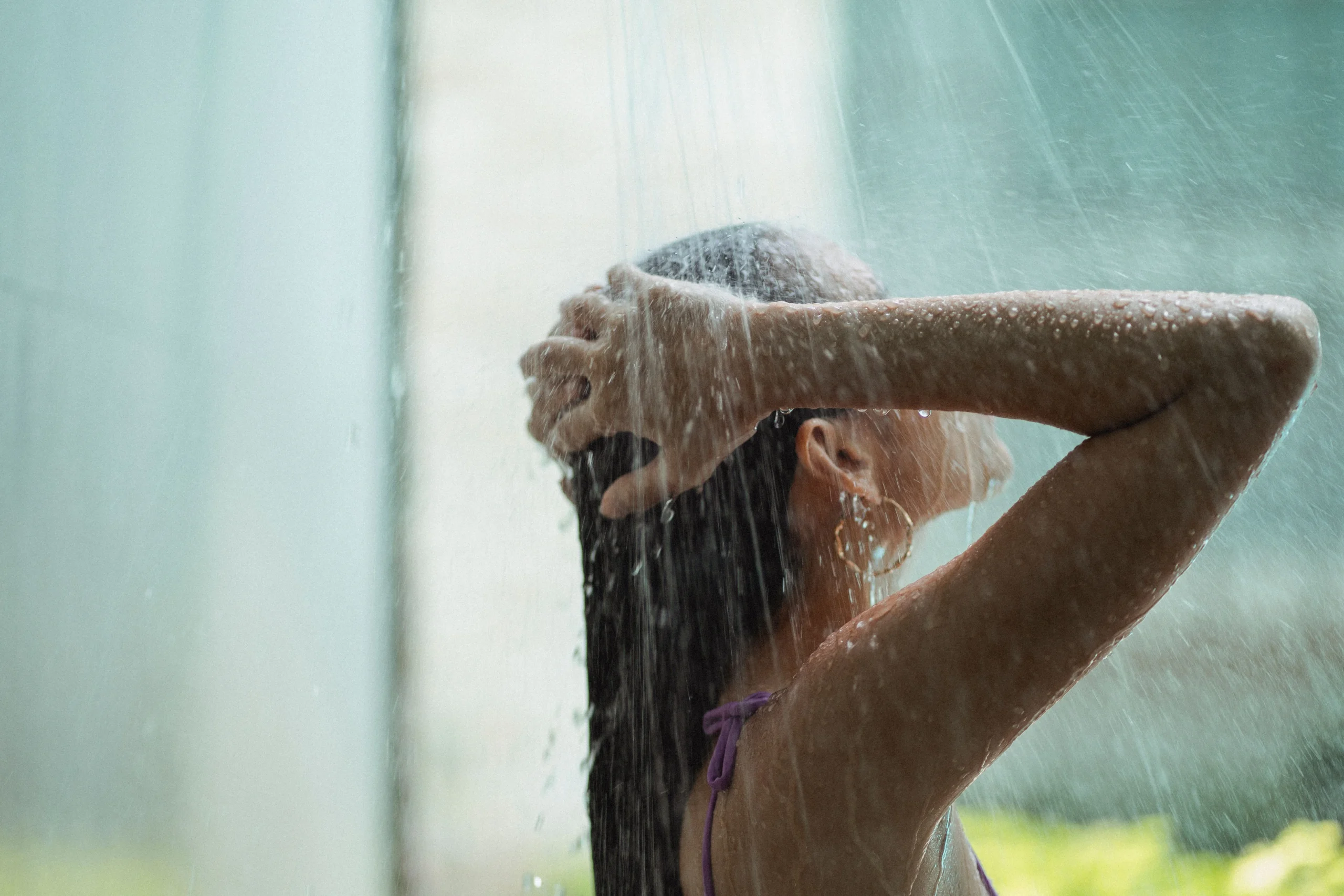 Manfaat mandi air hangat shower