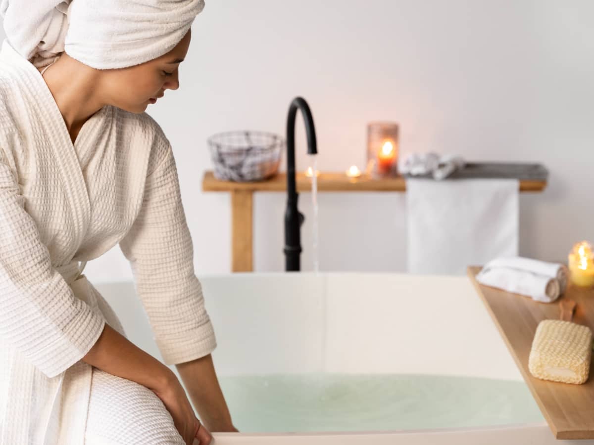 Tips Agar Mandi Air Hangat Lebih Maksimal