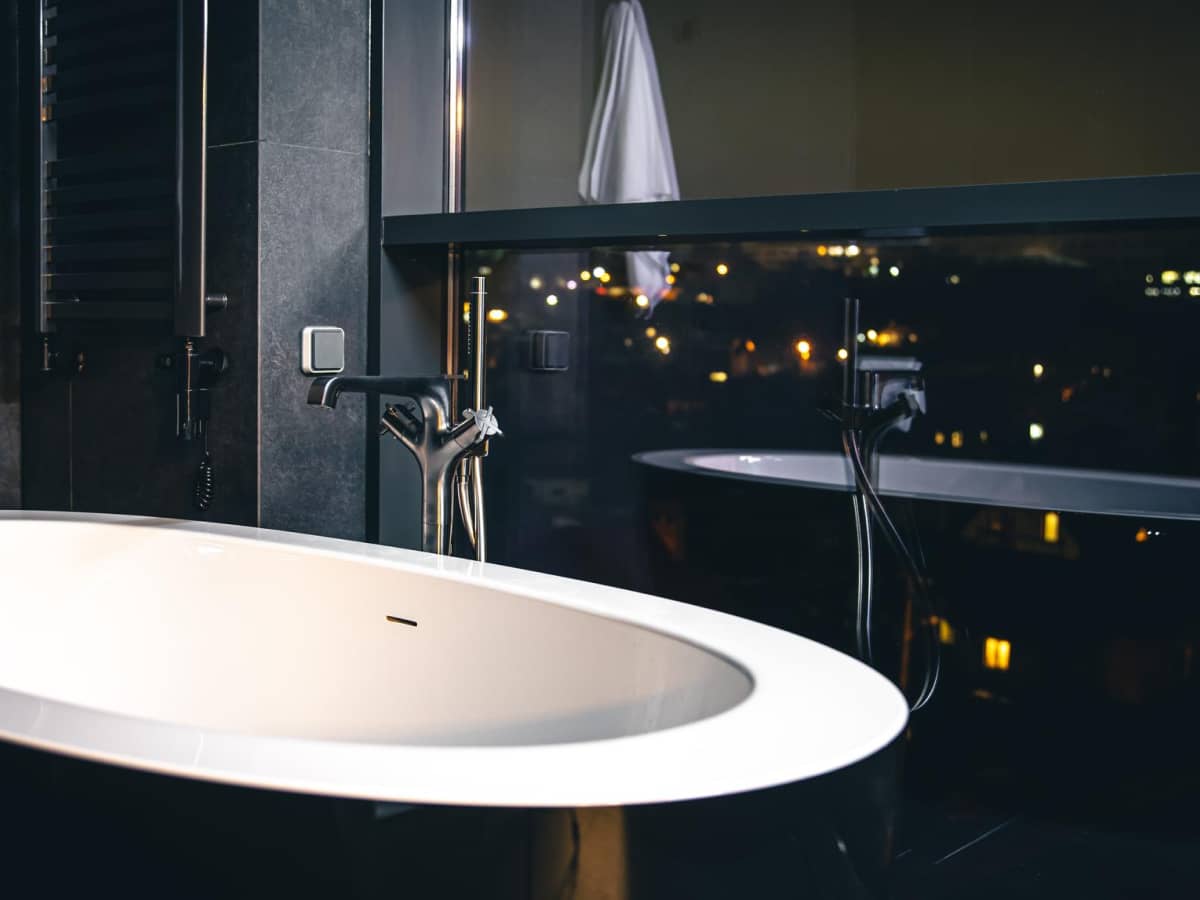 Efek Mandi Air Hangat di Malam Hari bagi Tubuh