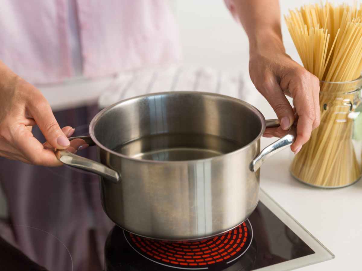 Cara Melakukan Uap Air Panas untuk Wajah yang Aman di Rumah