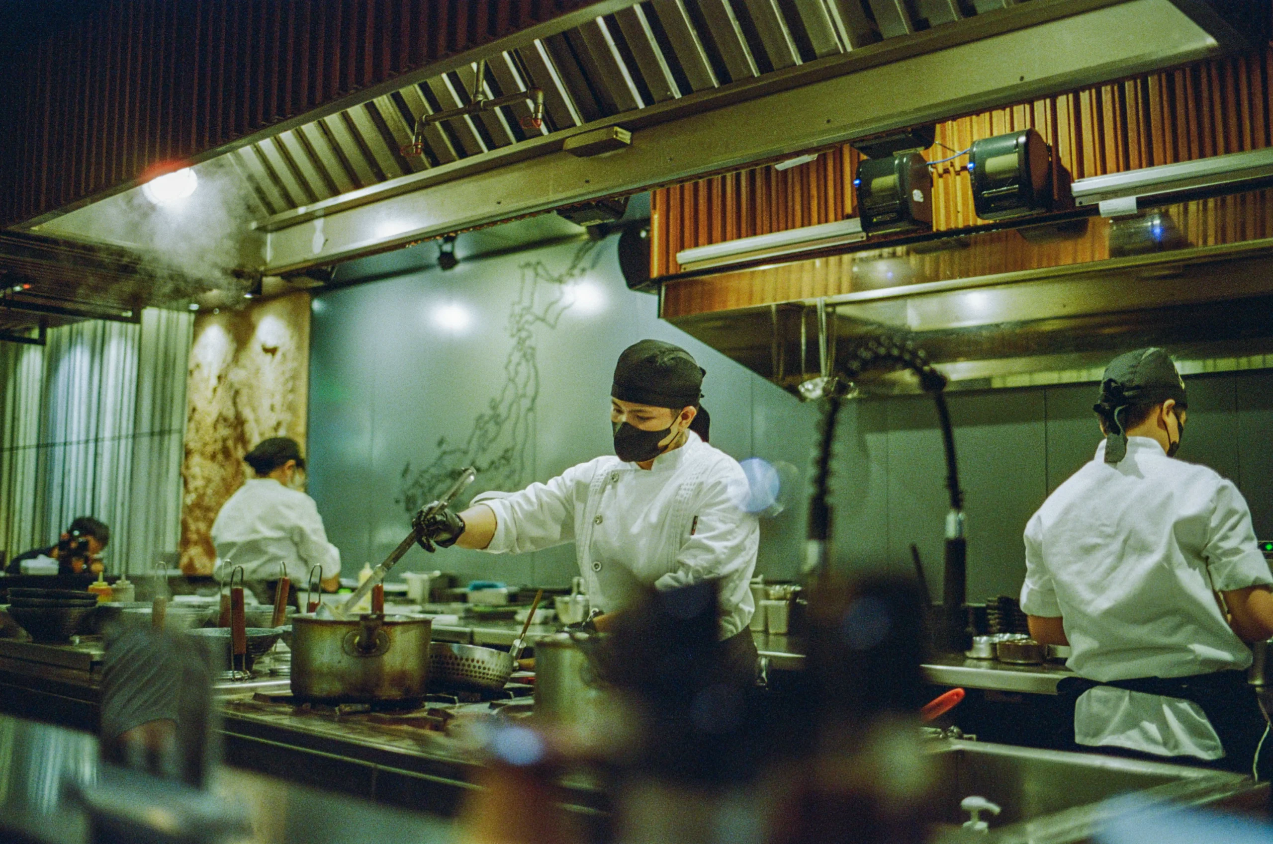 Peran Penting Water Heater di Bisnis Kuliner Chef