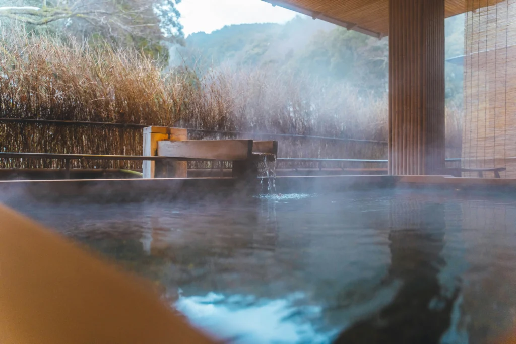 Desain kamar mandi estetik Onsen