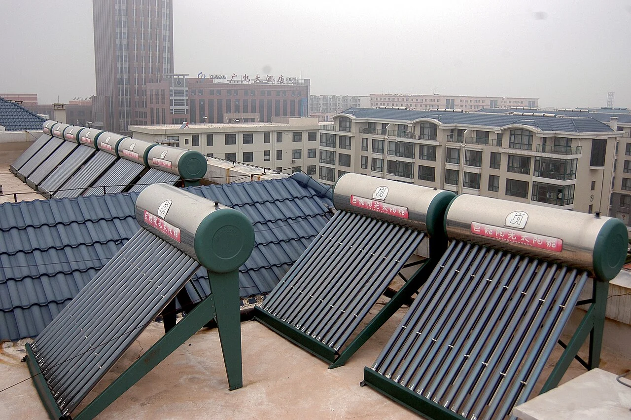 Semua Rumah Bisa Dipasang Solar Water Heater atap